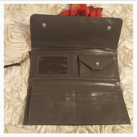 Charlotte Russe Clutch Wallet . - Picture 3 of 8